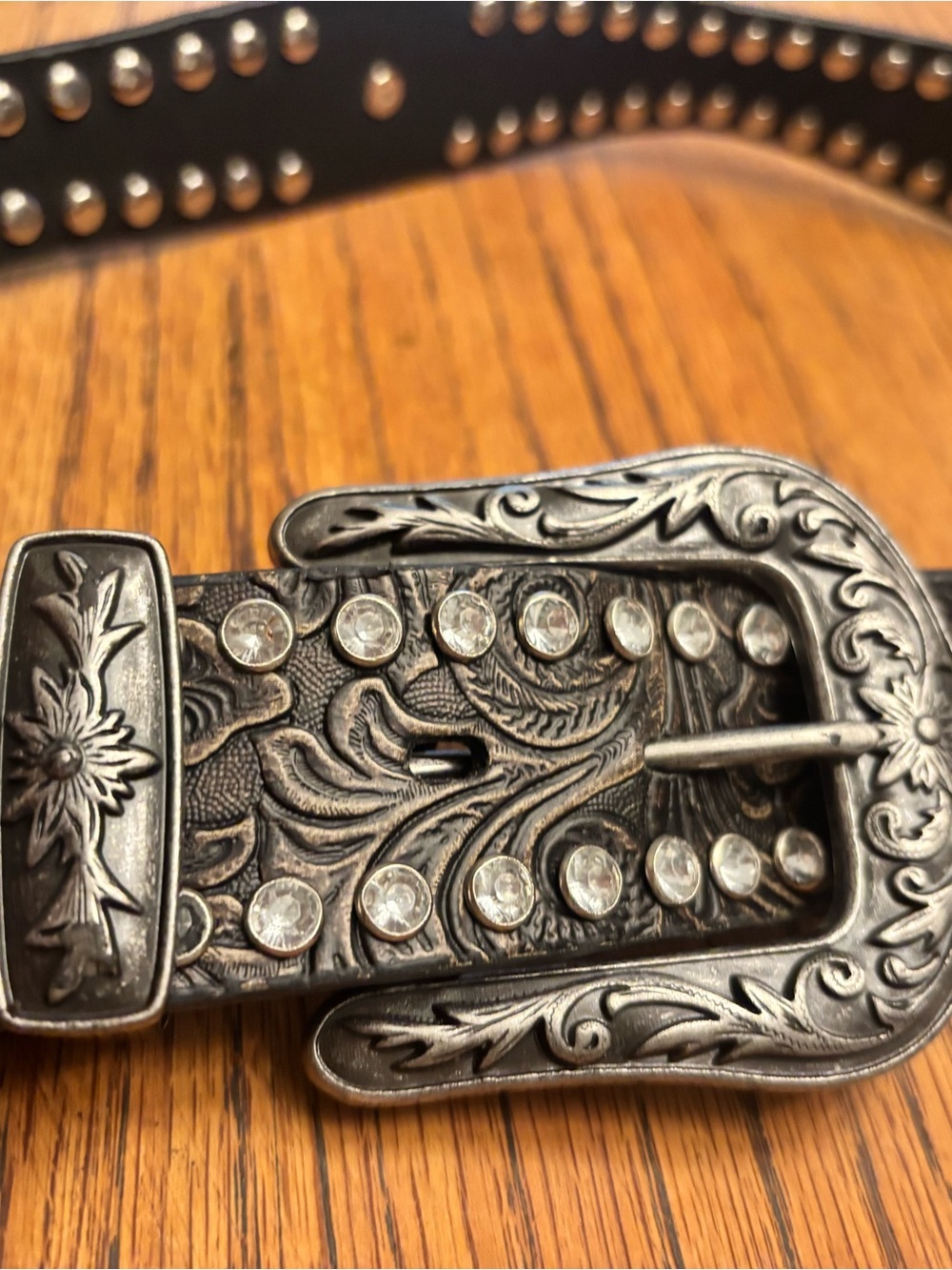 Women’s medium Western Style brown leather belt